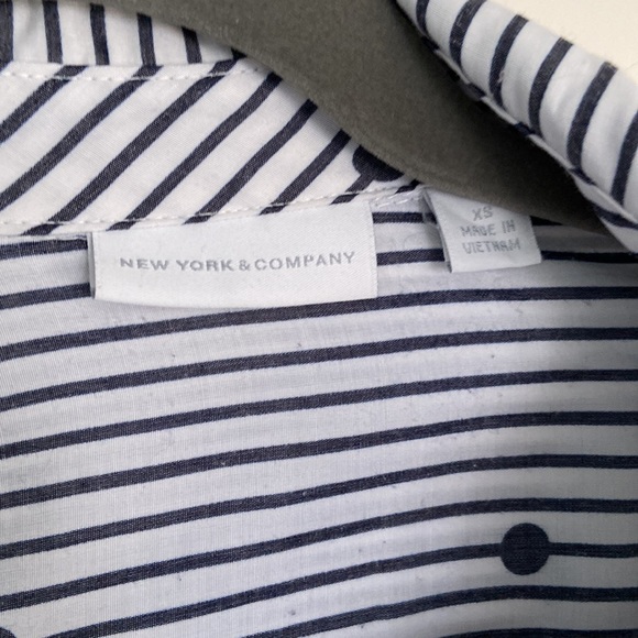 Cute button down - Picture 2 of 3